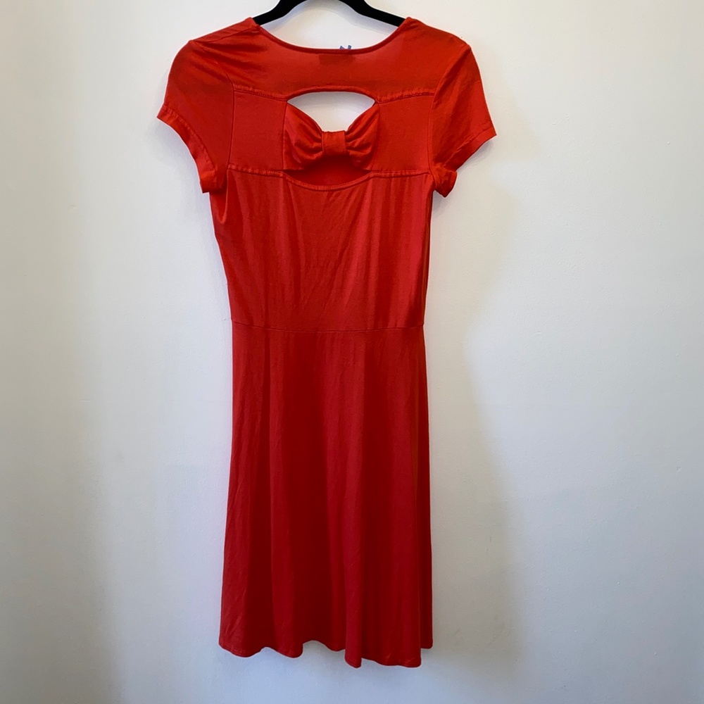 Sinequanone Simple and Pretty Red Dress - Picture 2 of 6